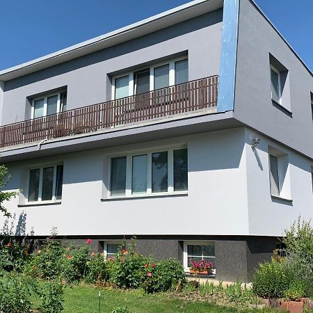 Pension Milada Klecany Екстер'єр фото
