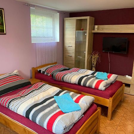 Pension Milada Klecany Екстер'єр фото