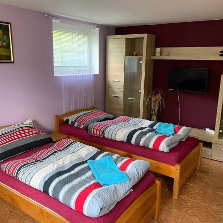 Pension Milada Klecany Екстер'єр фото