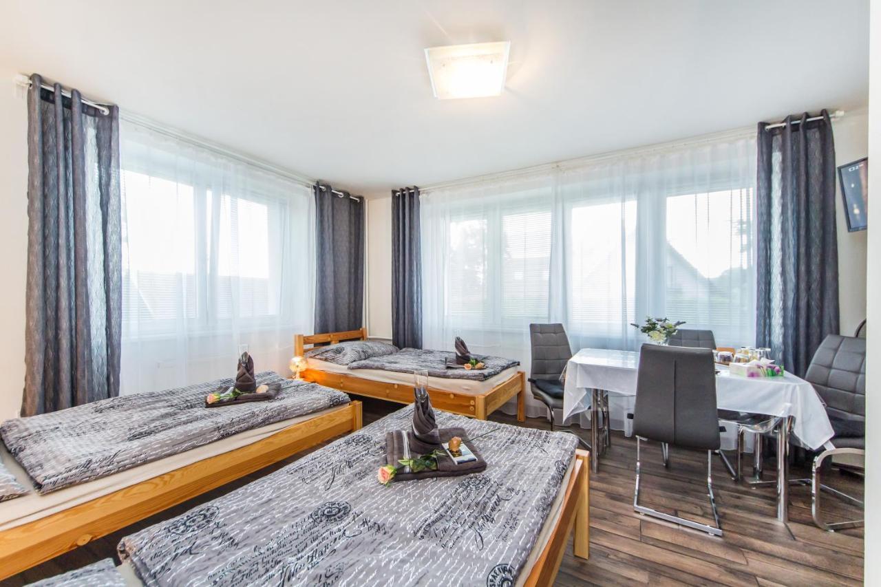 Pension Milada Klecany Екстер'єр фото